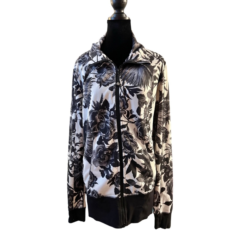 EUC Lululemon Nice Asana Jacket 12 Brisk Bloom Black White Roses Floral Magic
